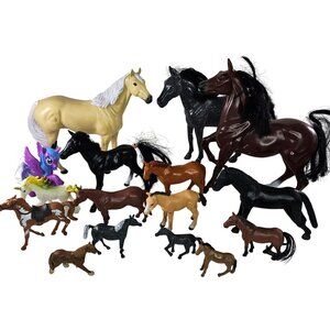 Set Of 16 Assorted Plastic Toy Horses & Unicorns Kids Play Carpet Herd